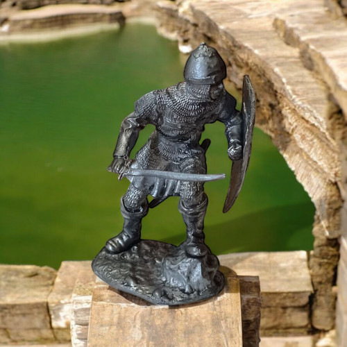 Statuina giocattolo latta